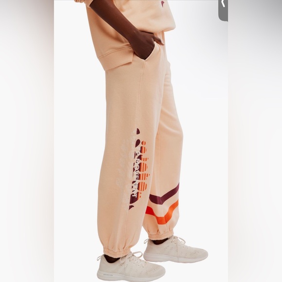 FP Movement All Star Oversize Graphic Sweatpants - Picture 3 of 4